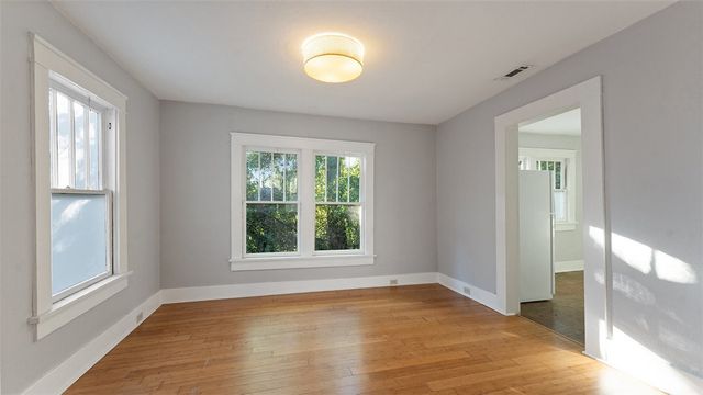 32 E M.L.K Jr Boulevard, Fayetteville, AR 72701