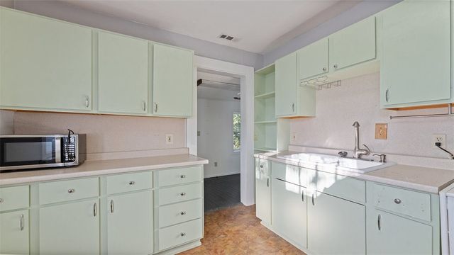 32 E M.L.K Jr Boulevard, Fayetteville, AR 72701