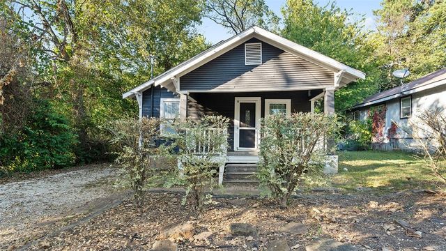 32 E M.L.K Jr Boulevard, Fayetteville, AR 72701