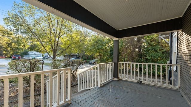 32 E M.L.K Jr Boulevard, Fayetteville, AR 72701