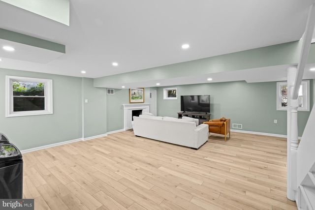 3414 HIGHWOOD DR SE, Washington, DC 20020