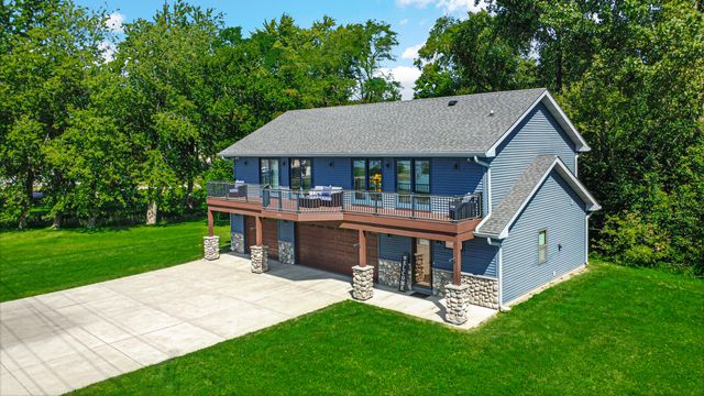 7912 Lake Shore Drive, Cedar Lake, IN 46303