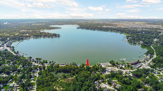 7912 Lake Shore Drive, Cedar Lake, IN 46303