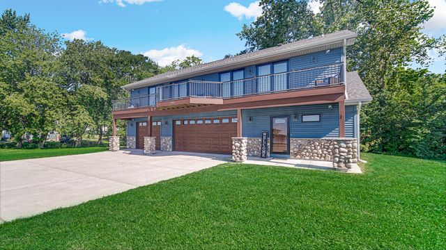 7912 Lake Shore Drive, Cedar Lake, IN 46303