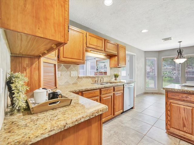 1227 Redwood Bough Lane, Houston, TX 77062