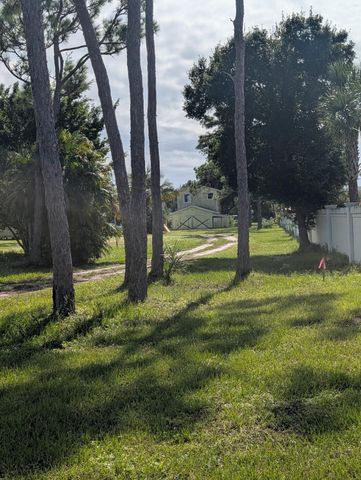 1500 SE Cove Road, Stuart, FL 34997