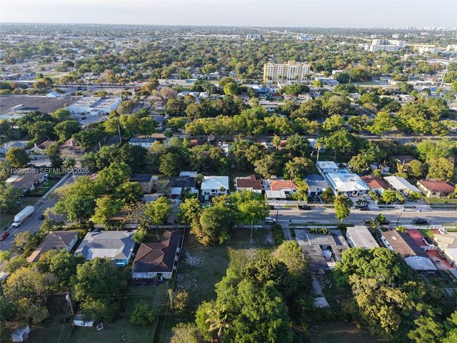 1060 NW 51st St, Miami, FL 33127