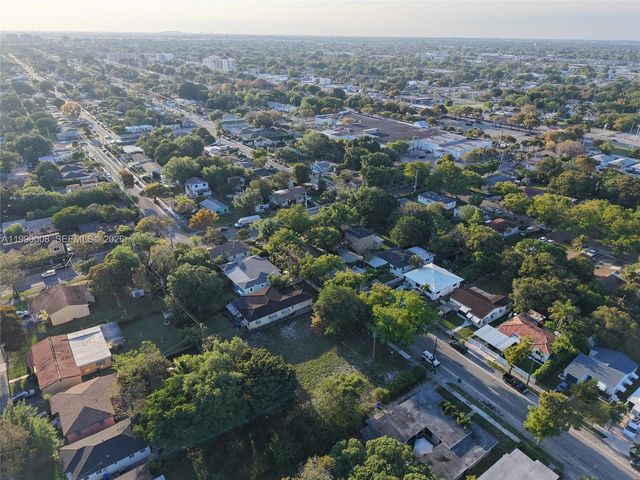 1060 NW 51st St, Miami, FL 33127