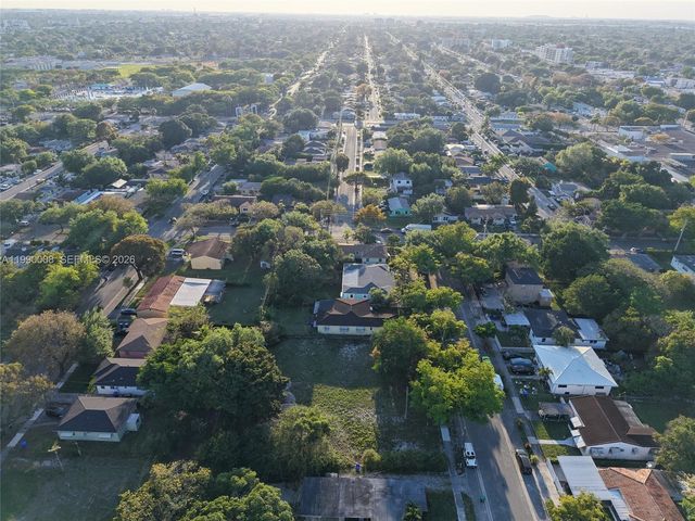 1060 NW 51st St, Miami, FL 33127