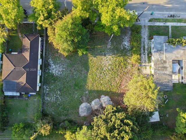 1060 NW 51st St, Miami, FL 33127