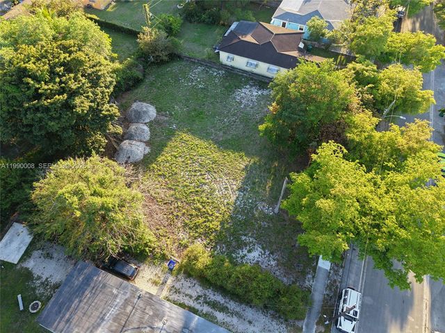 1060 NW 51st St, Miami, FL 33127