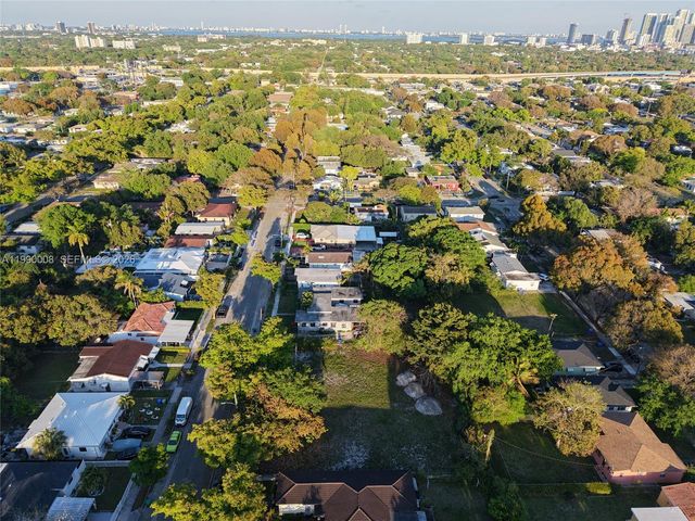 1060 NW 51st St, Miami, FL 33127