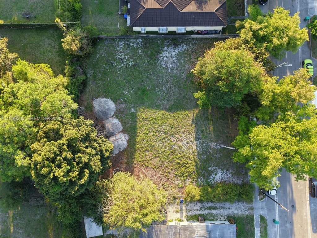 1060 NW 51st St, Miami, FL 33127