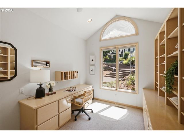 2469 CRESTMONT Cir, Salem, OR 97302