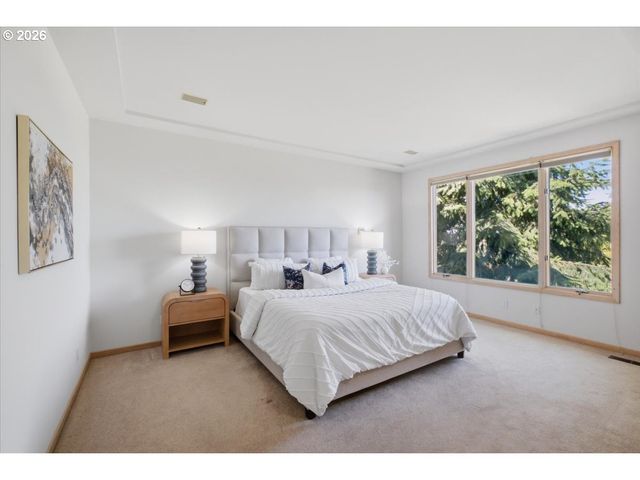 2469 CRESTMONT Cir, Salem, OR 97302