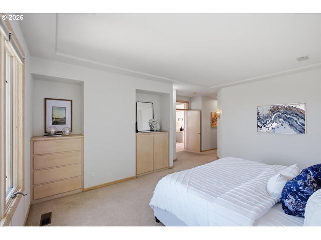 2469 CRESTMONT Cir, Salem, OR 97302