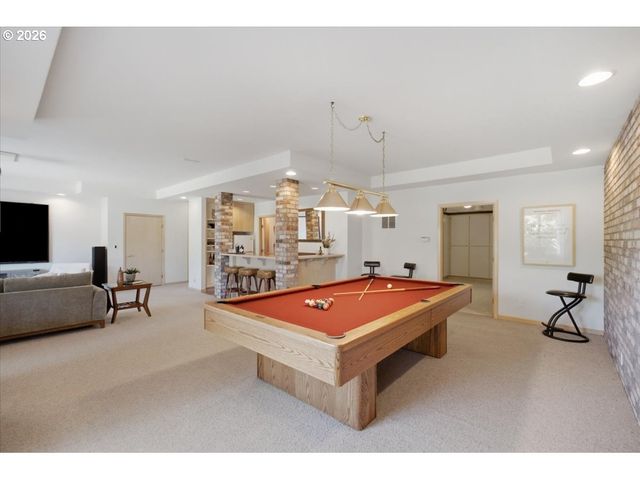2469 CRESTMONT Cir, Salem, OR 97302