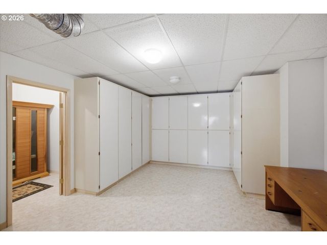 2469 CRESTMONT Cir, Salem, OR 97302