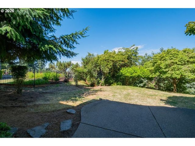 2469 CRESTMONT Cir, Salem, OR 97302