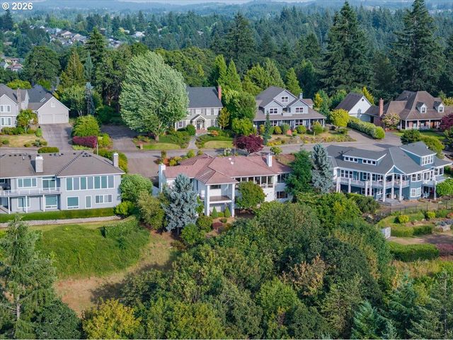 2469 CRESTMONT Cir, Salem, OR 97302