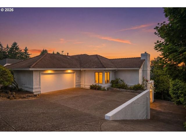 2469 CRESTMONT Cir, Salem, OR 97302
