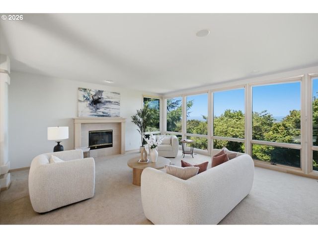 2469 CRESTMONT Cir, Salem, OR 97302