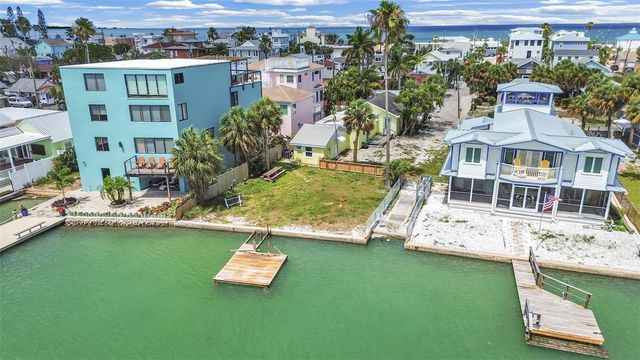 201 90TH AVENUE, Treasure Island, FL 33706