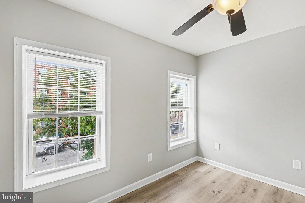 Image 12 of property listing at 111 E FORT AVE, Baltimore, MD 21230
