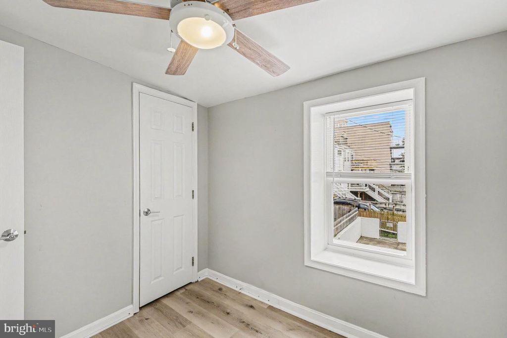 Image 15 of property listing at 111 E FORT AVE, Baltimore, MD 21230