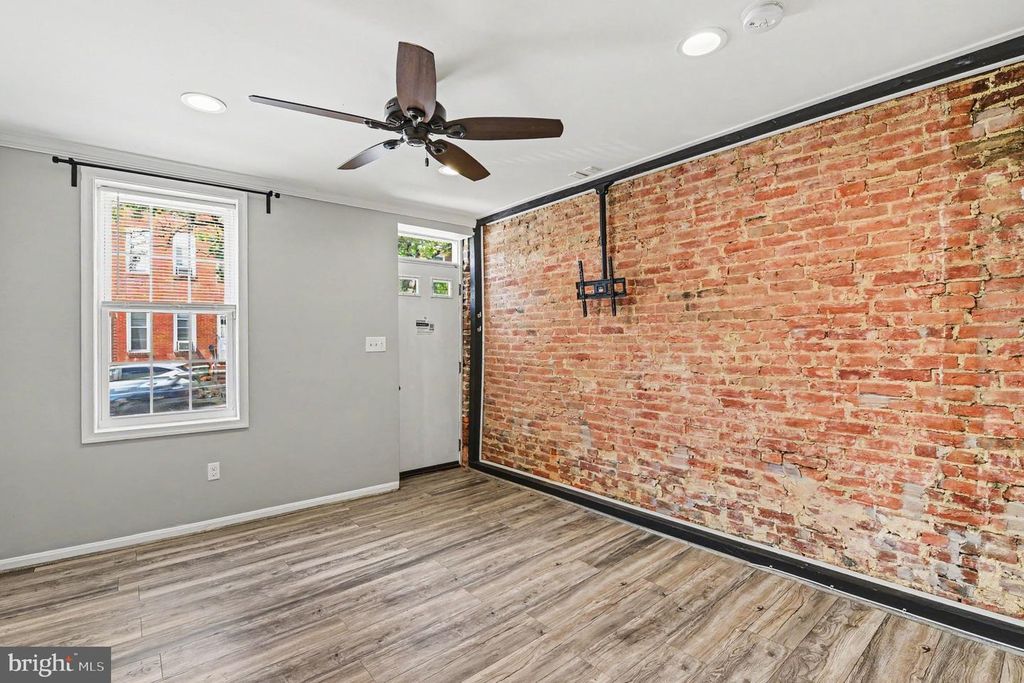 Image 2 of property listing at 111 E FORT AVE, Baltimore, MD 21230