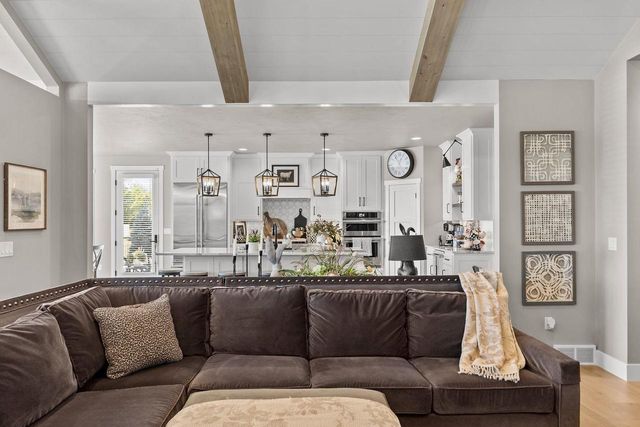 3001 W OLD OAK DRIVE, Appleton, WI 54913