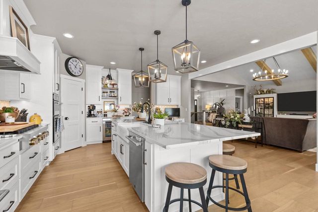 3001 W OLD OAK DRIVE, Appleton, WI 54913