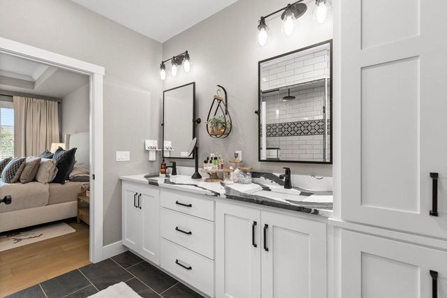 3001 W OLD OAK DRIVE, Appleton, WI 54913