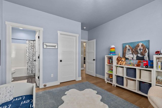3001 W OLD OAK DRIVE, Appleton, WI 54913