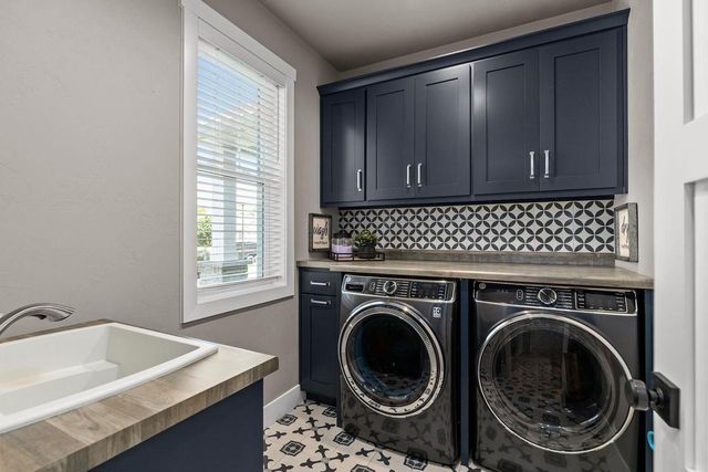 3001 W OLD OAK DRIVE, Appleton, WI 54913