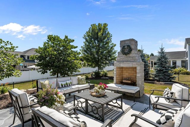 3001 W OLD OAK DRIVE, Appleton, WI 54913
