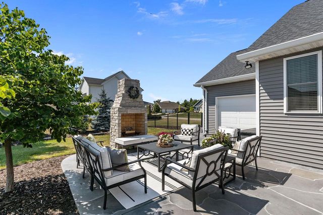 3001 W OLD OAK DRIVE, Appleton, WI 54913