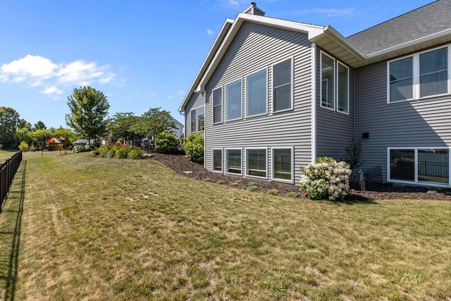 3001 W OLD OAK DRIVE, Appleton, WI 54913