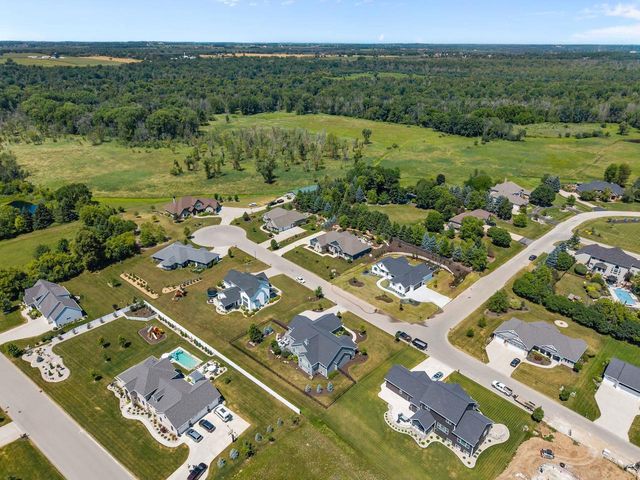 3001 W OLD OAK DRIVE, Appleton, WI 54913