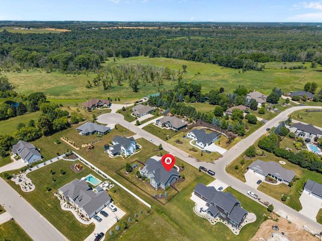 3001 W OLD OAK DRIVE, Appleton, WI 54913