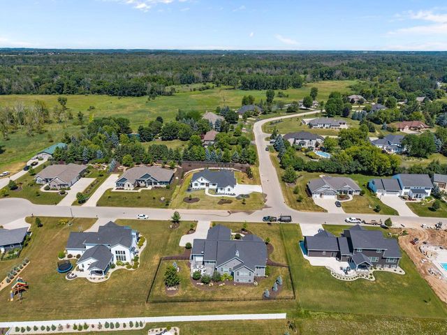 3001 W OLD OAK DRIVE, Appleton, WI 54913