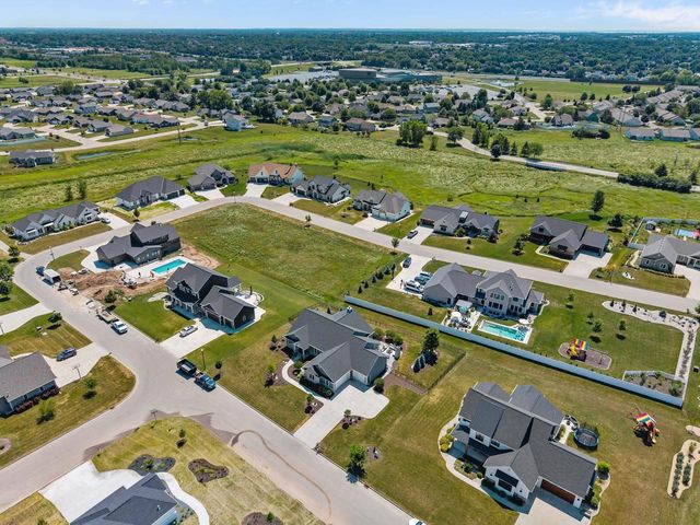 3001 W OLD OAK DRIVE, Appleton, WI 54913