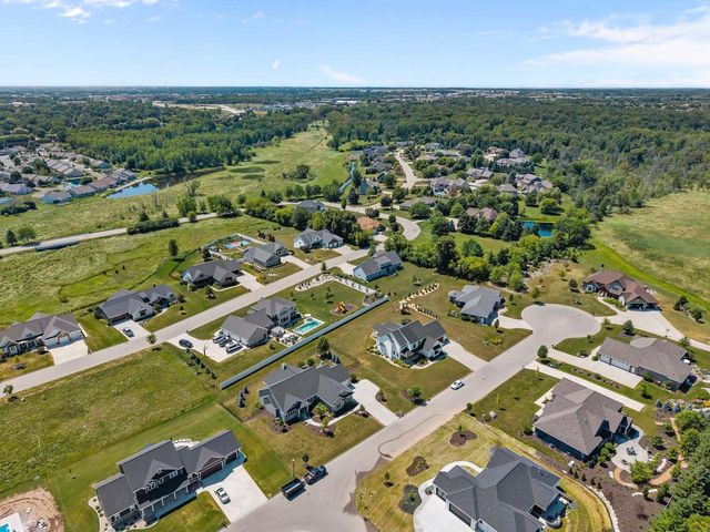 3001 W OLD OAK DRIVE, Appleton, WI 54913