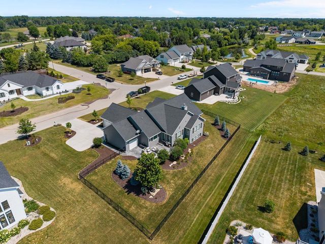 3001 W OLD OAK DRIVE, Appleton, WI 54913