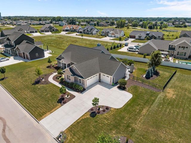3001 W OLD OAK DRIVE, Appleton, WI 54913