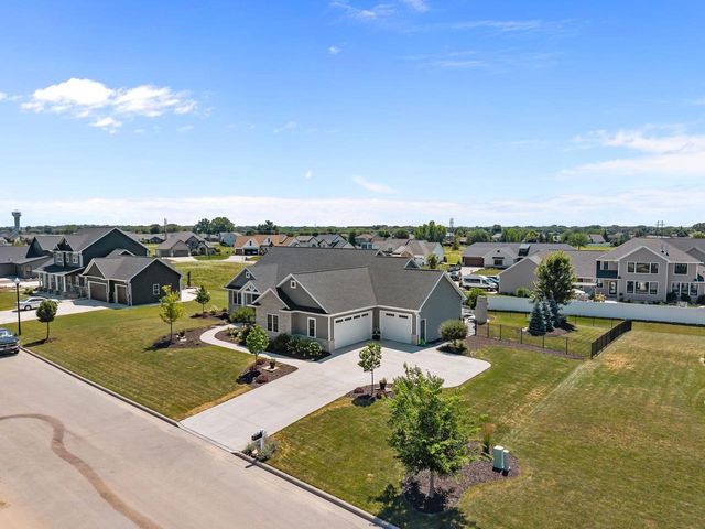 3001 W OLD OAK DRIVE, Appleton, WI 54913