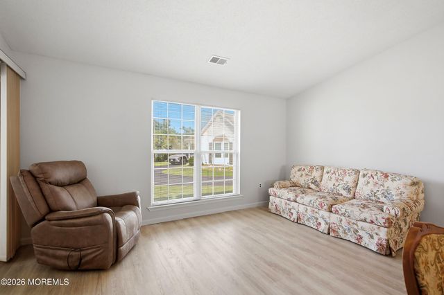 39 Datchet Close, Freehold, NJ 07728