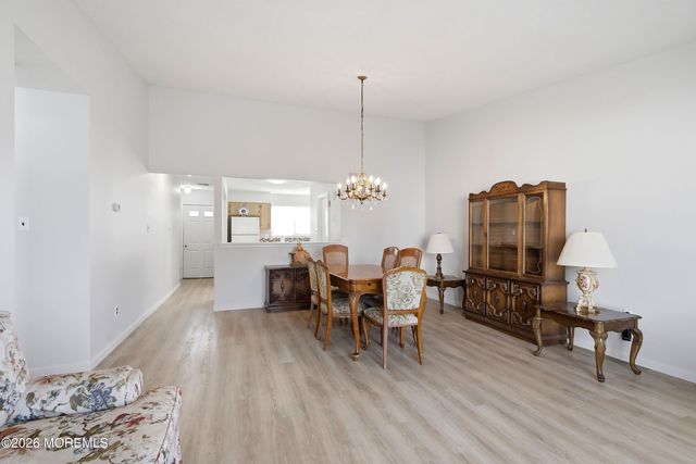 39 Datchet Close, Freehold, NJ 07728