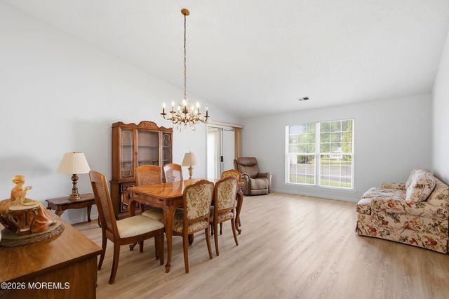 39 Datchet Close, Freehold, NJ 07728