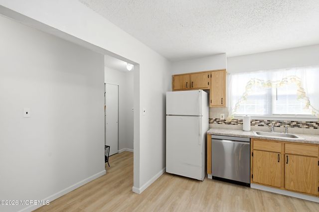 39 Datchet Close, Freehold, NJ 07728